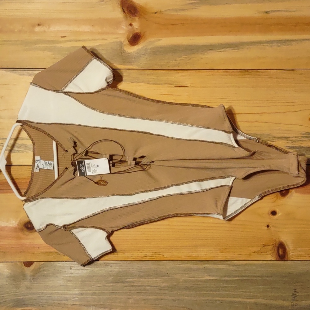 Rue 21 bodysuit tan and white short sleeve
